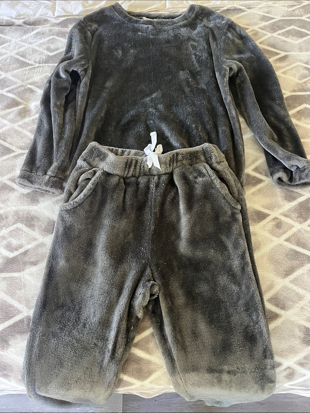 Cozy Plush Two-Piece Loungewear Set - Gray